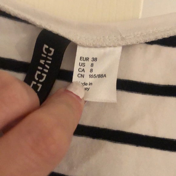 2/$15✨H&M striped dress✨ - Picture 2 of 2